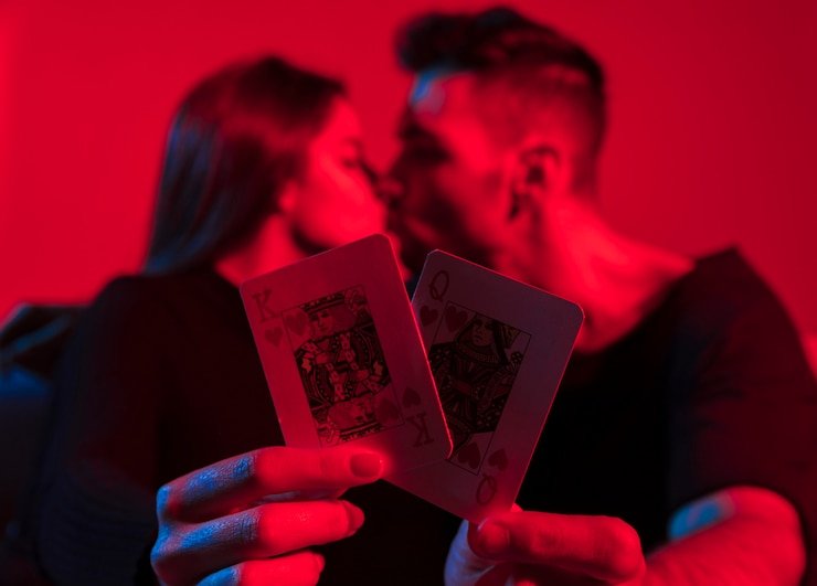 Antarmuka aplikasi asiabetking menampilkan menu utama dengan akses ke sportsbook, live dealer, dan slot
